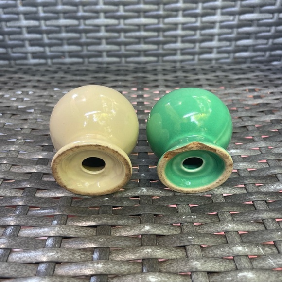 Fiesta Green & Cream Colored Round Ball Salt & Pepper Shakers Set Fiestaware - Picture 2 of 3